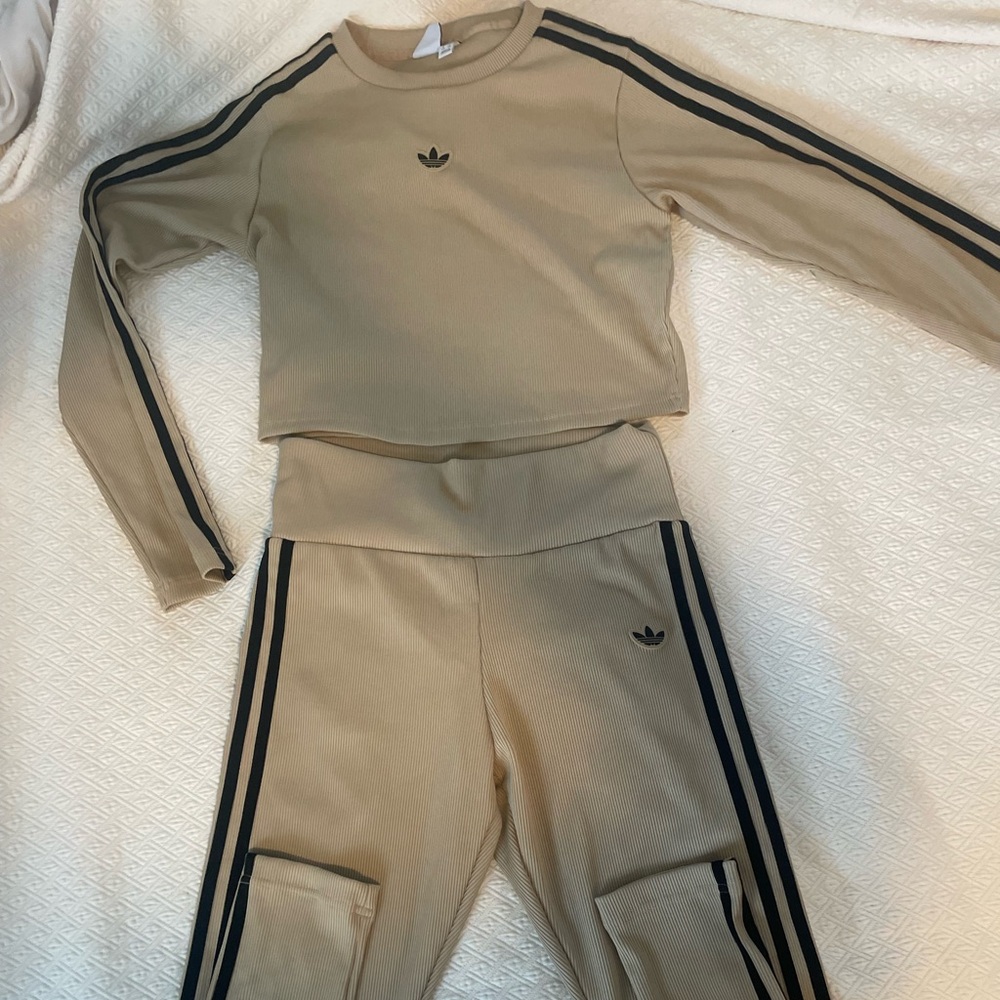 NWOT Adidas Originals Ribbed Crop Top and Legging Set